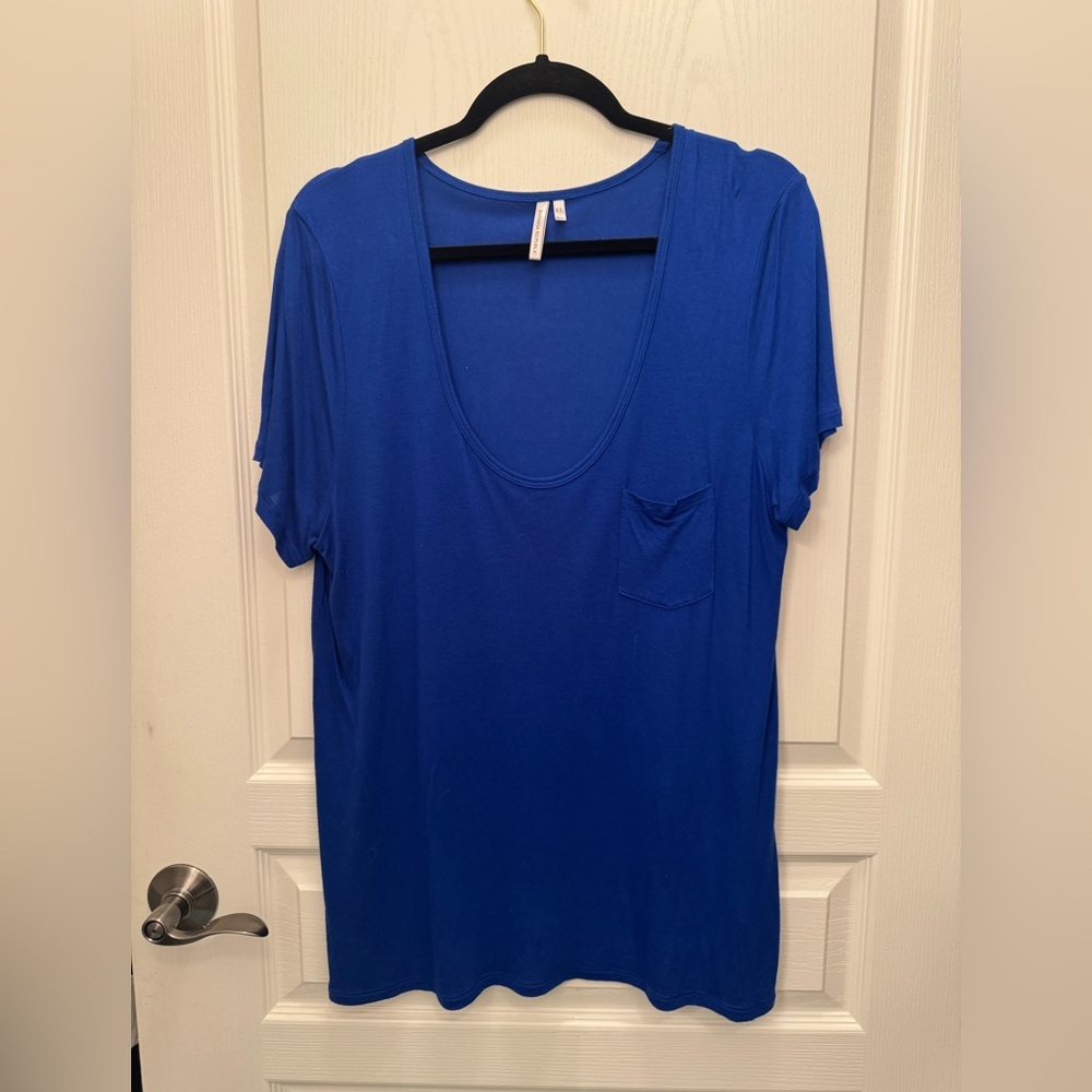 Banana Republic blue pocket tshirt XL
